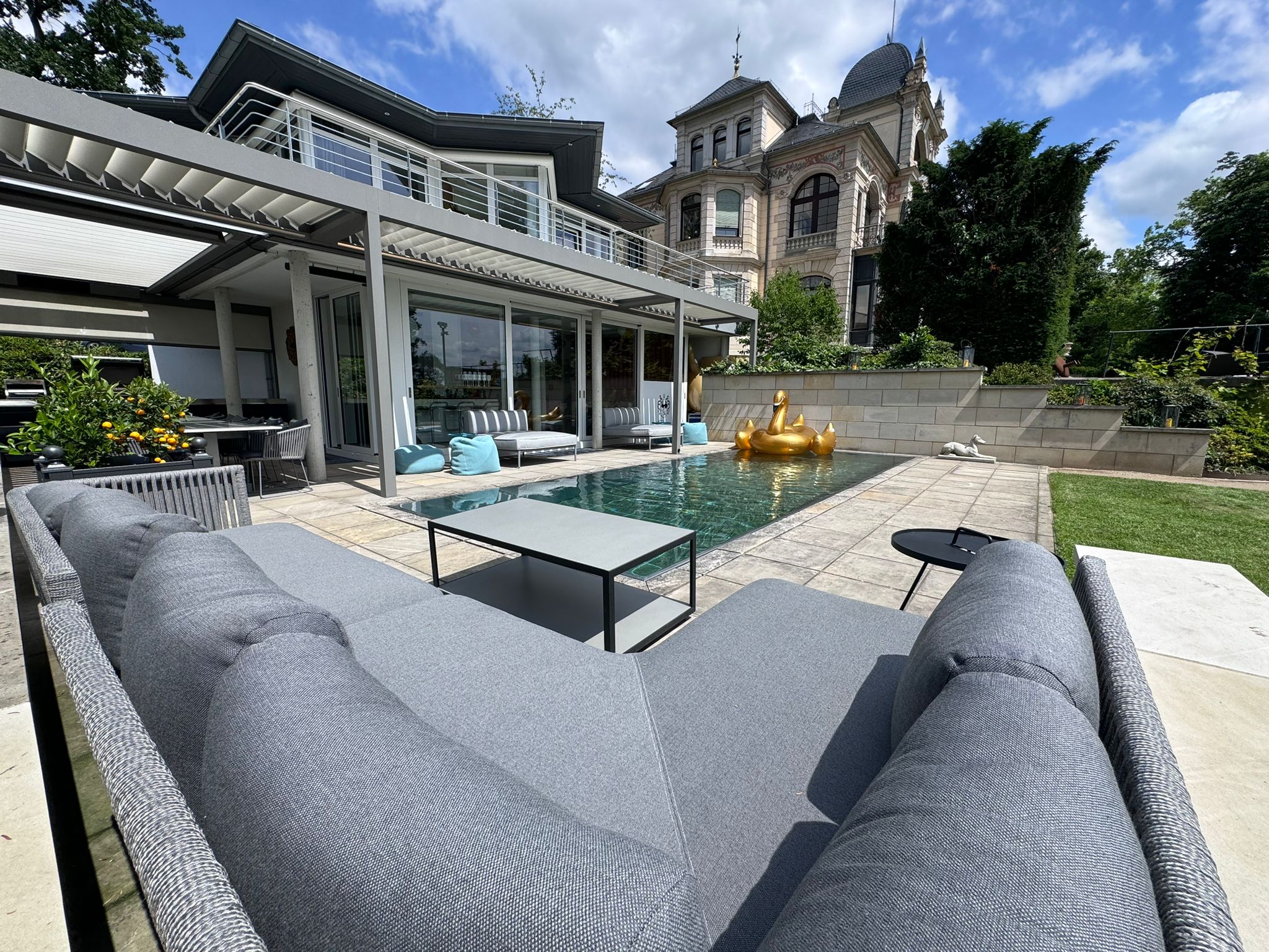 Poolhaus